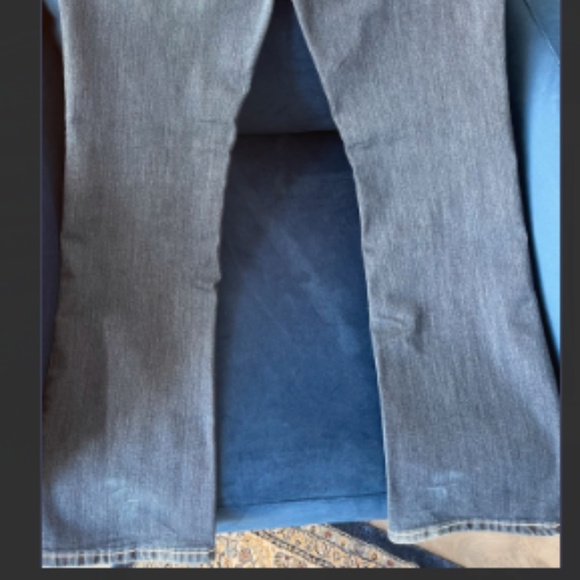 Maurices Boot Cut Low Rise Women’s Jeans; Embellished Pockets - Picture 4 of 6